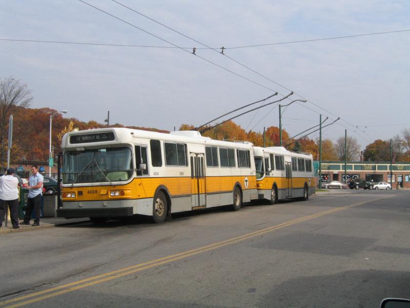 [Obrázek: 20031101-boston-trolleybus-001-4008+4049...rly_sq.jpg]